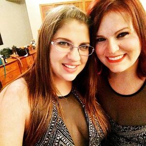 Meet your Posher, Hollee